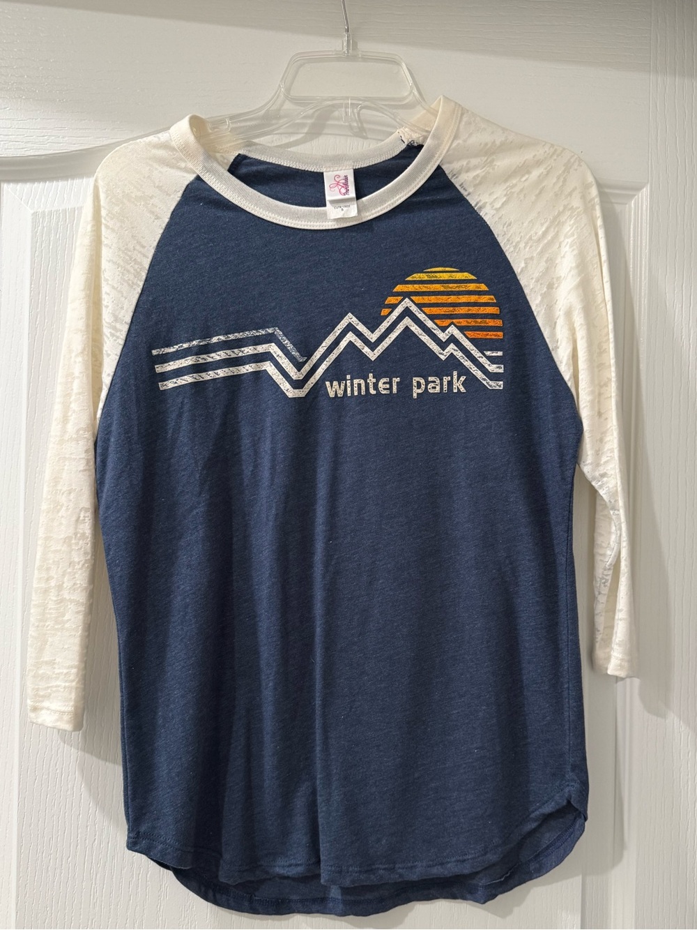 New! Women’s Winter Park Navy and Cream Raglan Tee - Medium